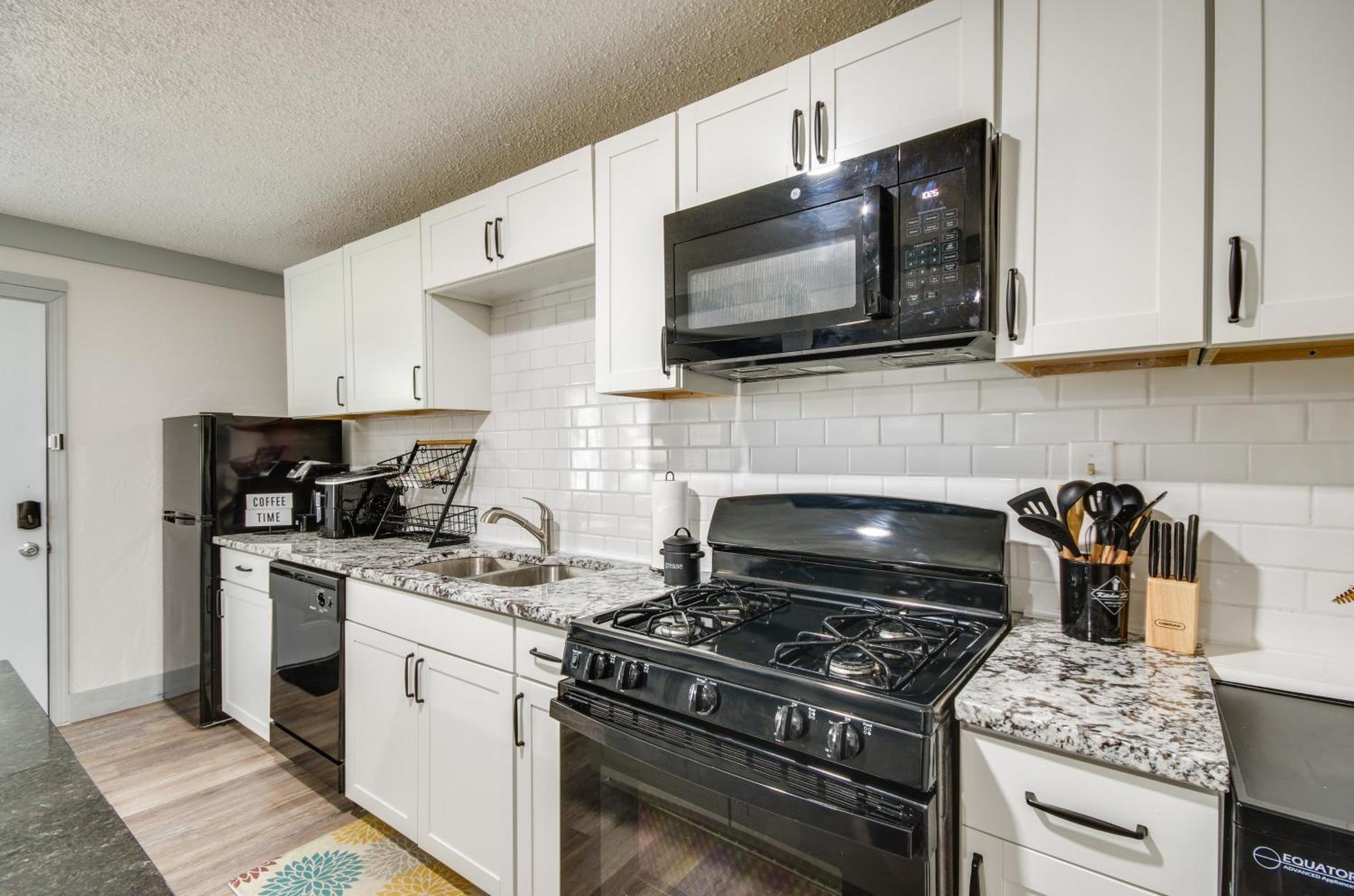 Greenwood Studio Cottage Less Than 1 Mi To Downtown! Exterior photo