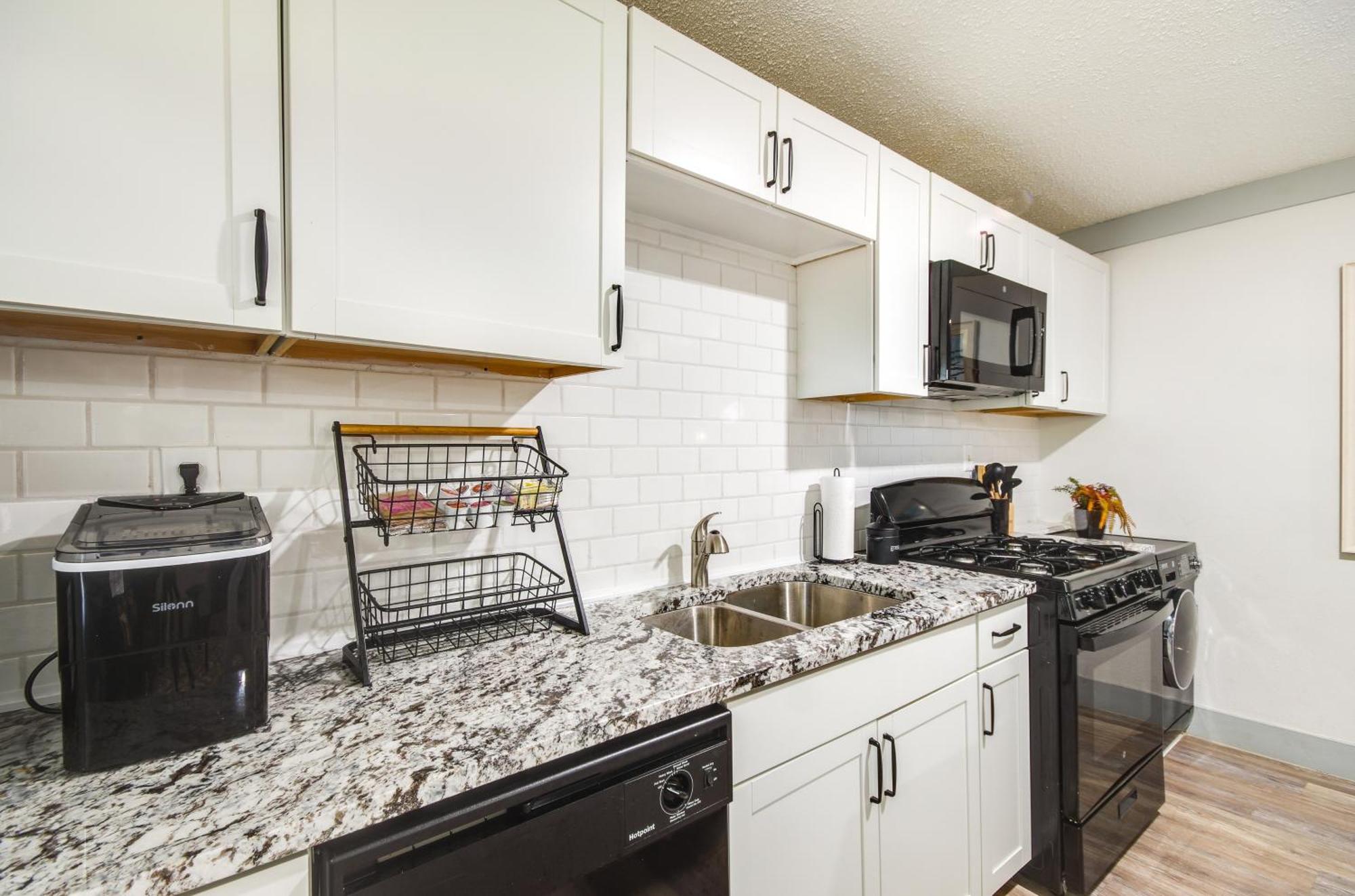 Greenwood Studio Cottage Less Than 1 Mi To Downtown! Exterior photo
