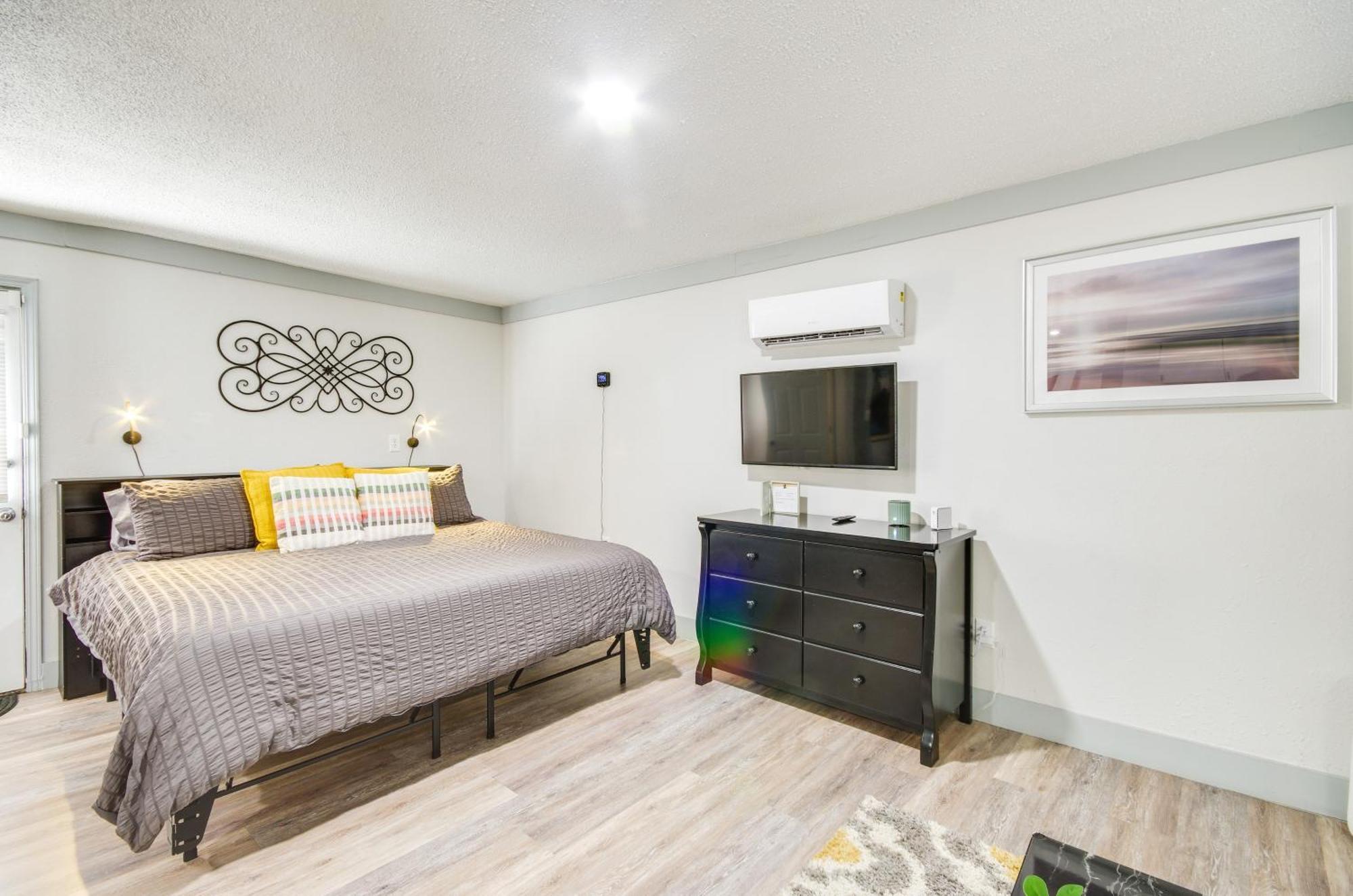 Greenwood Studio Cottage Less Than 1 Mi To Downtown! Exterior photo