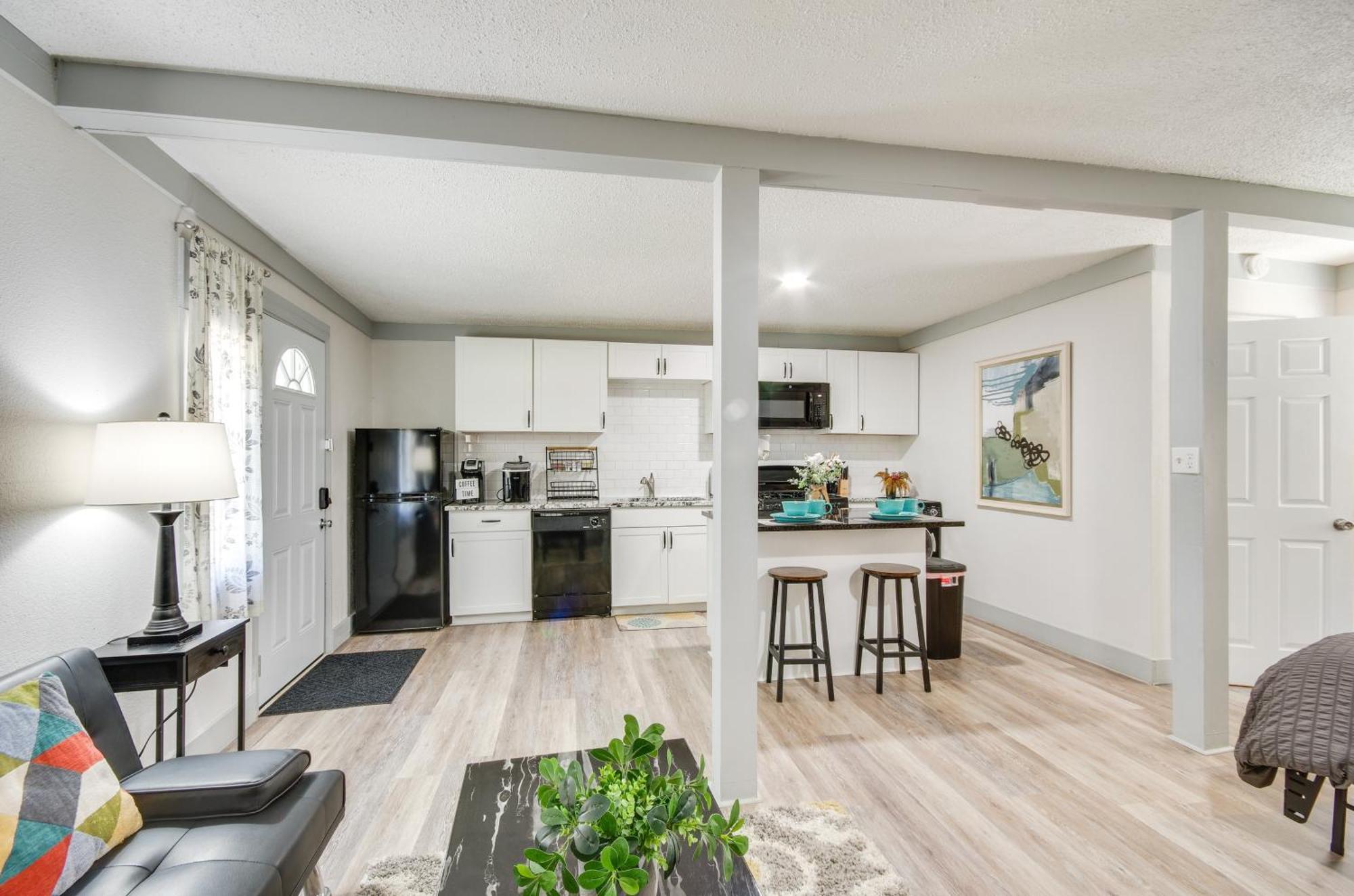 Greenwood Studio Cottage Less Than 1 Mi To Downtown! Exterior photo