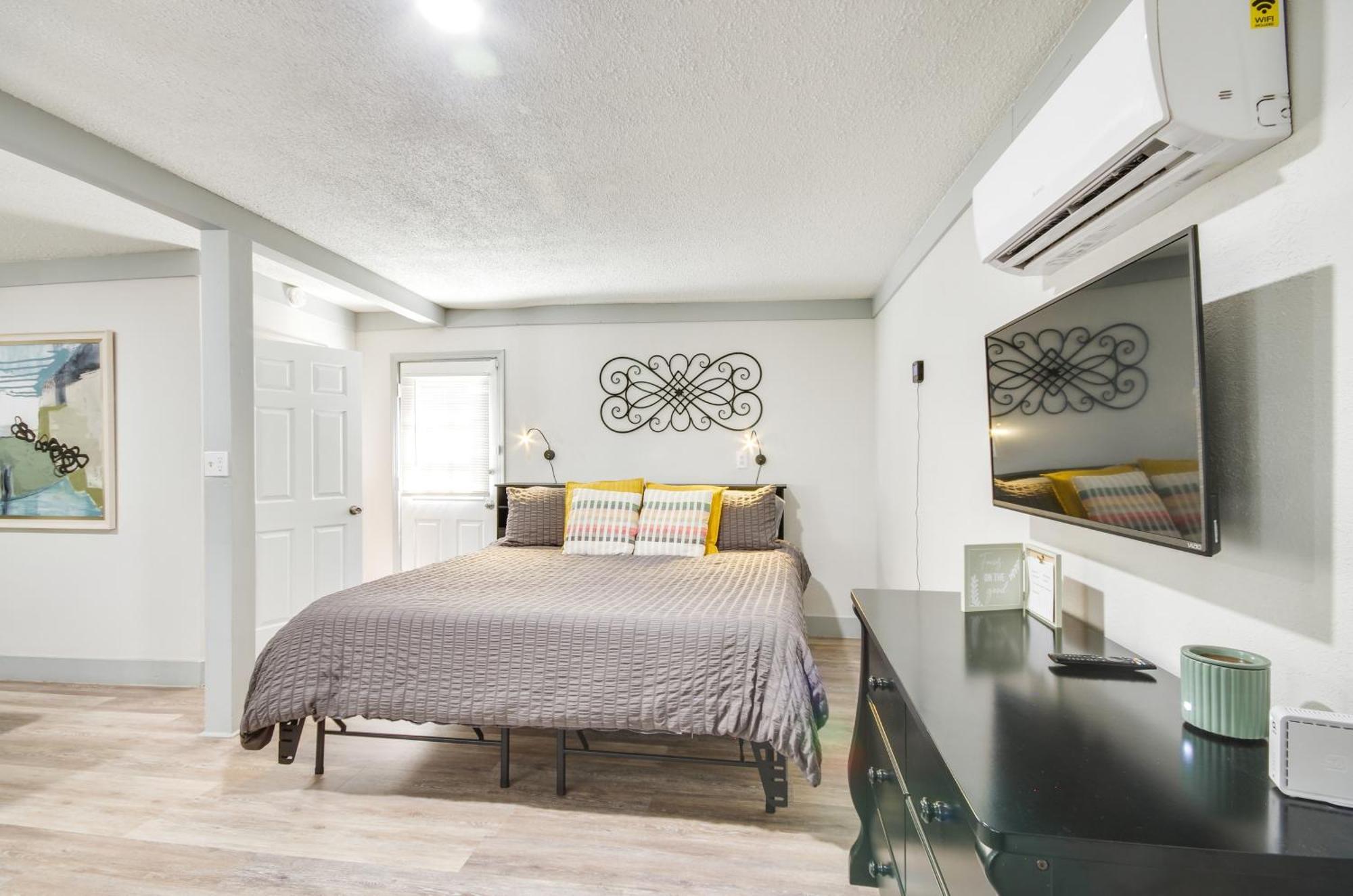 Greenwood Studio Cottage Less Than 1 Mi To Downtown! Exterior photo