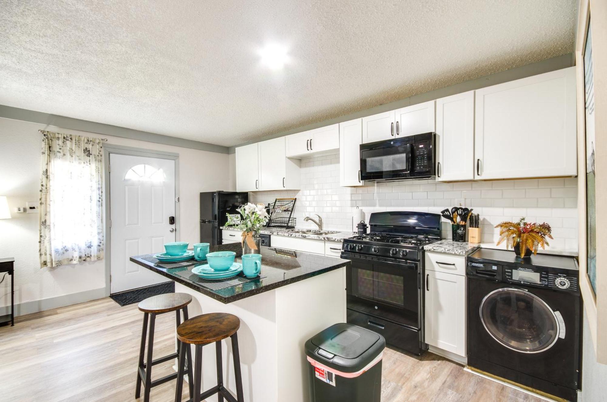 Greenwood Studio Cottage Less Than 1 Mi To Downtown! Exterior photo
